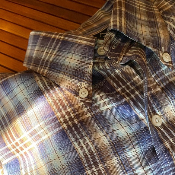 Men’s button up shirt. - Picture 5 of 6